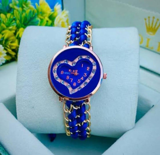 Elegant Women's Quartz Heart Watch – Stylish Chain Strap & Timeless Design